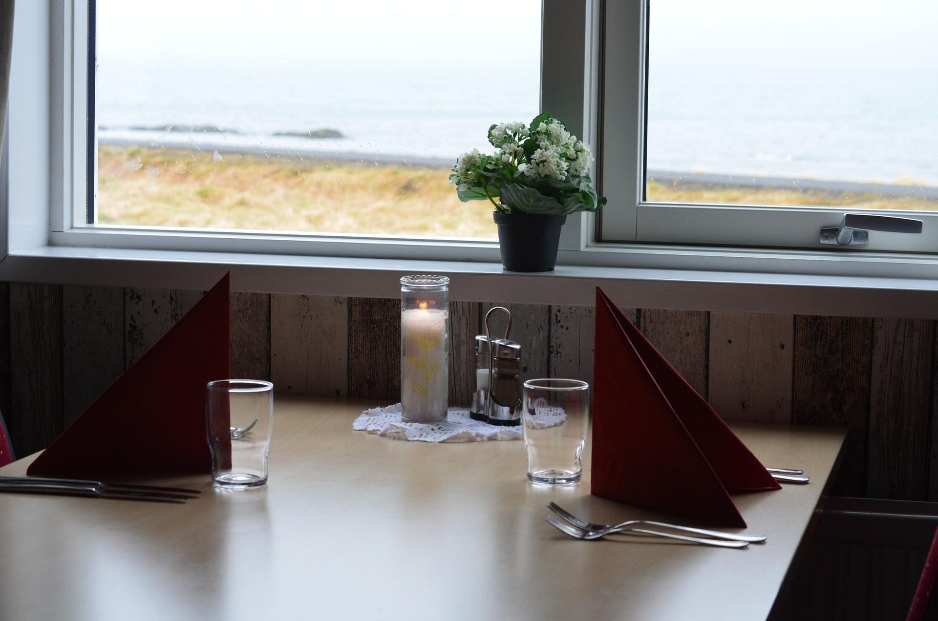 Álfheimar Restaurant 7